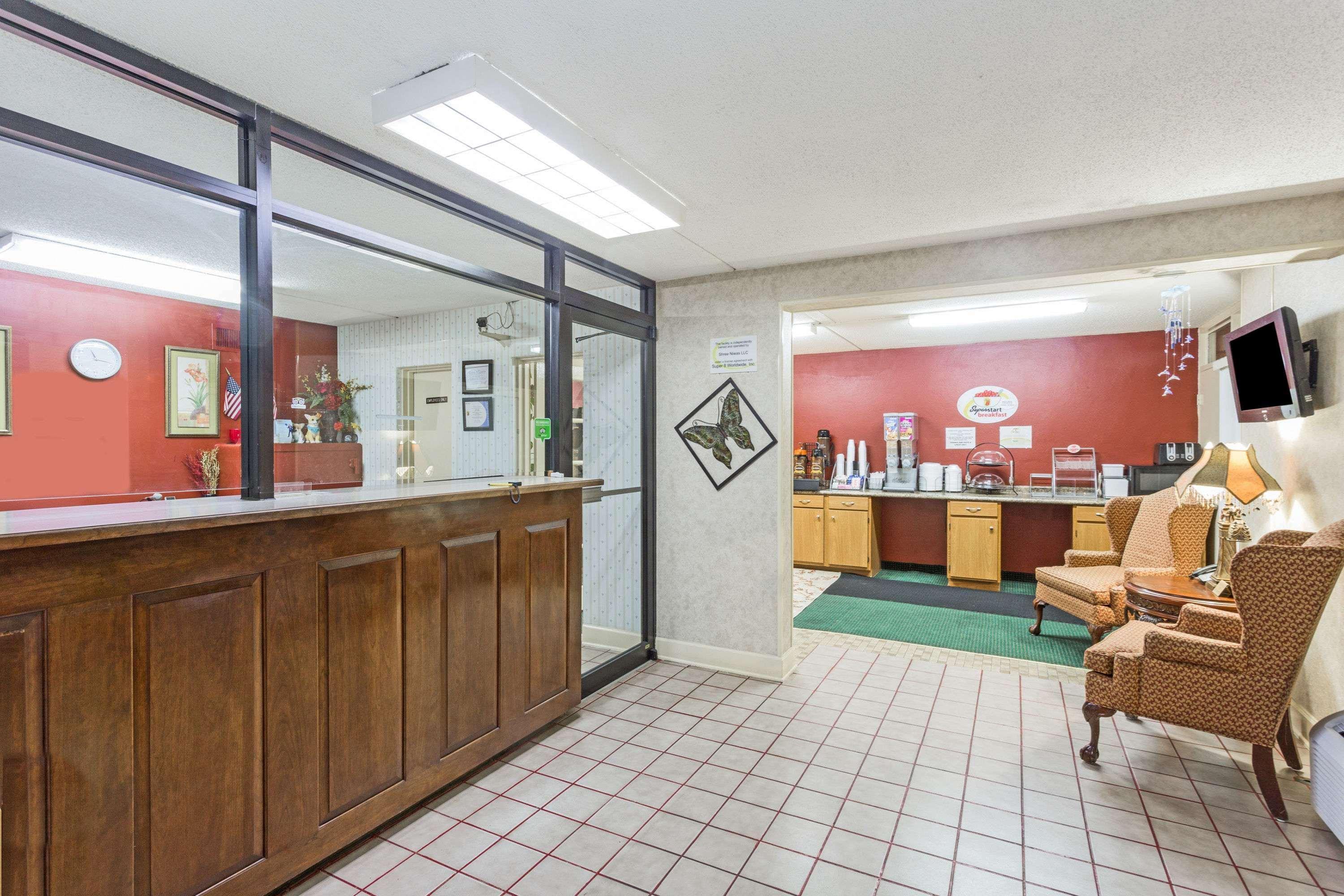 Super 8 By Wyndham Tifton Hotel Bagian luar foto