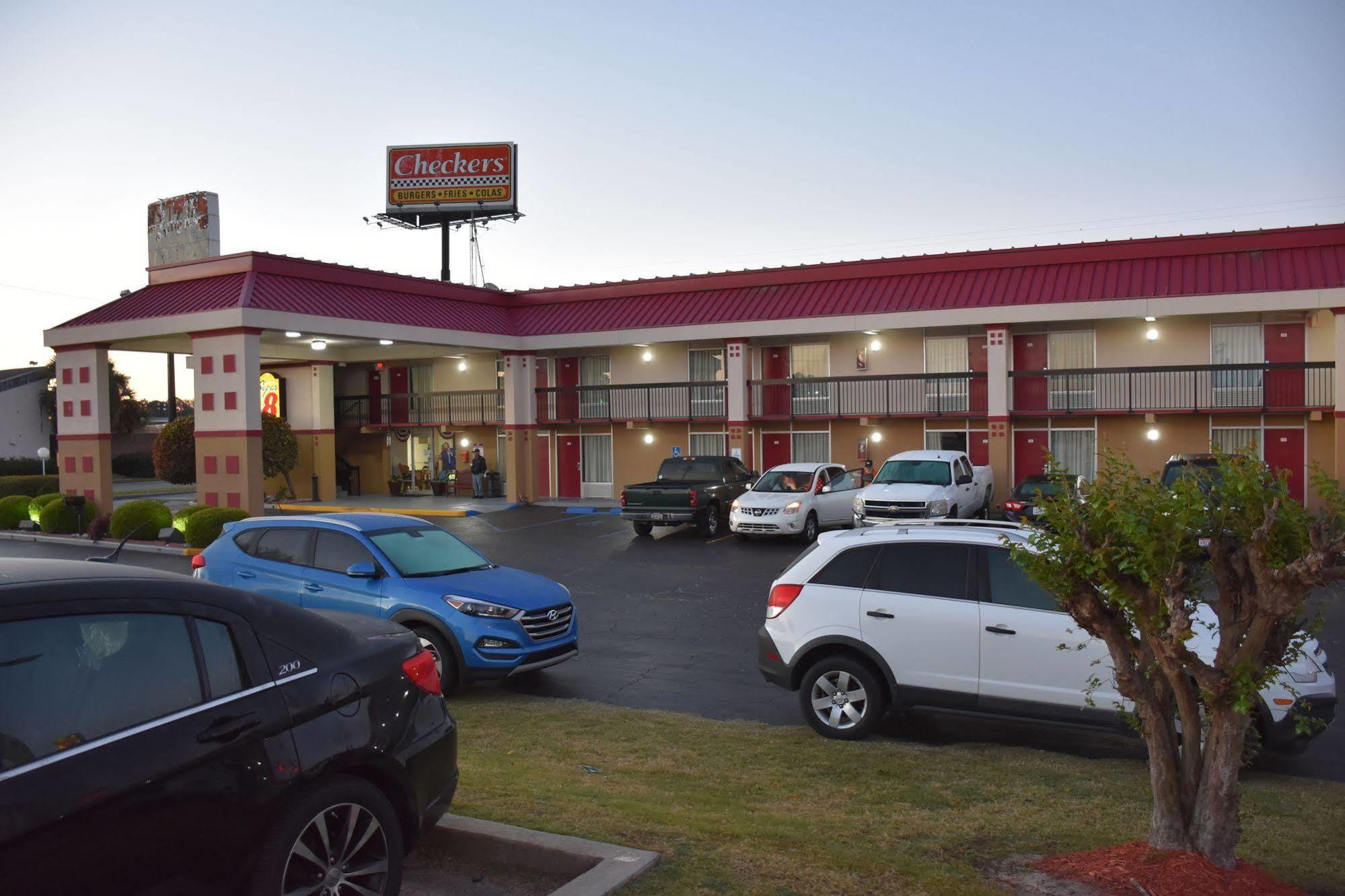 Super 8 By Wyndham Tifton Hotel Bagian luar foto
