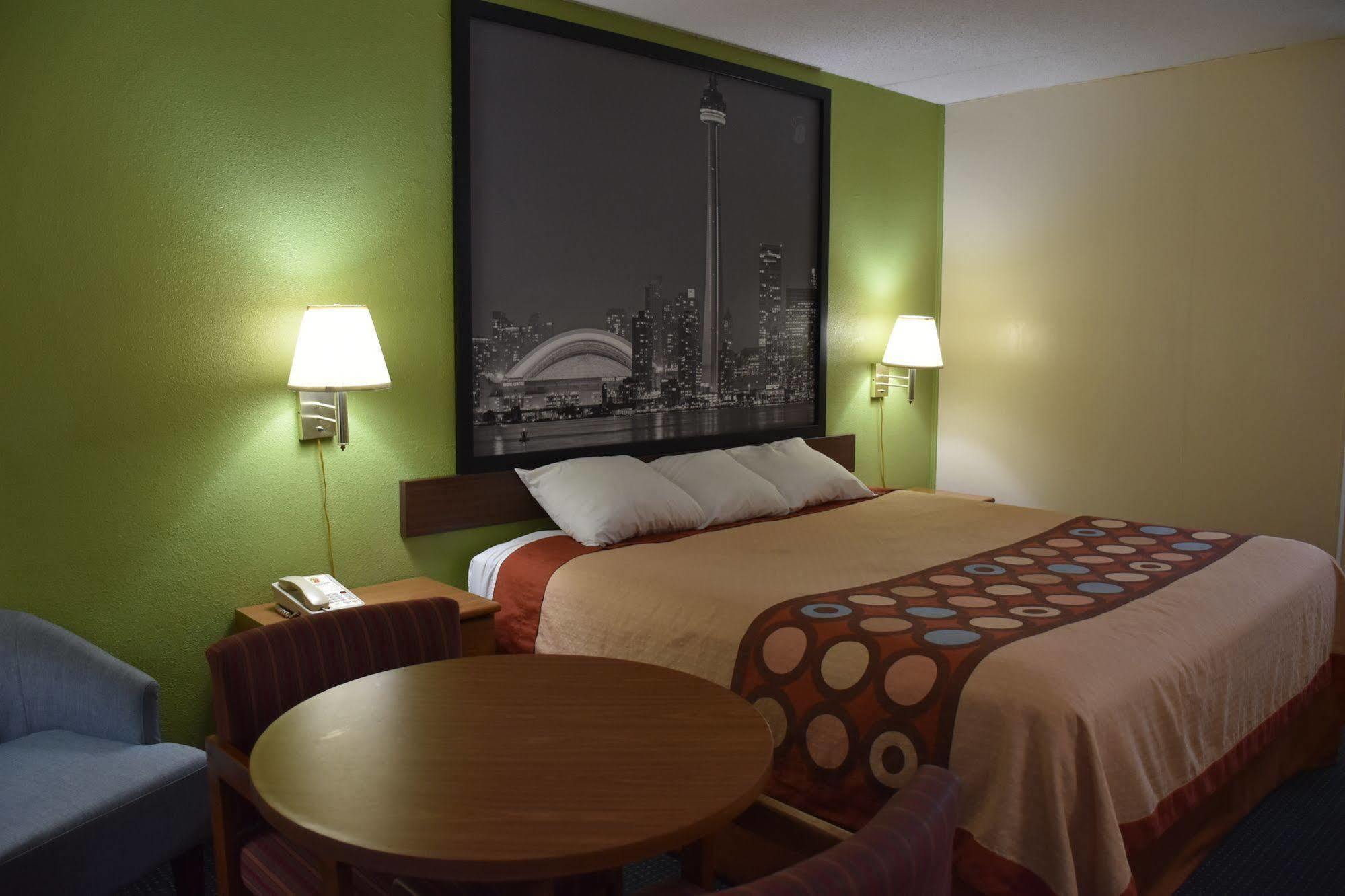 Super 8 By Wyndham Tifton Hotel Bagian luar foto